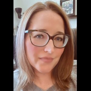 Meet your Posher, Lindsay :)